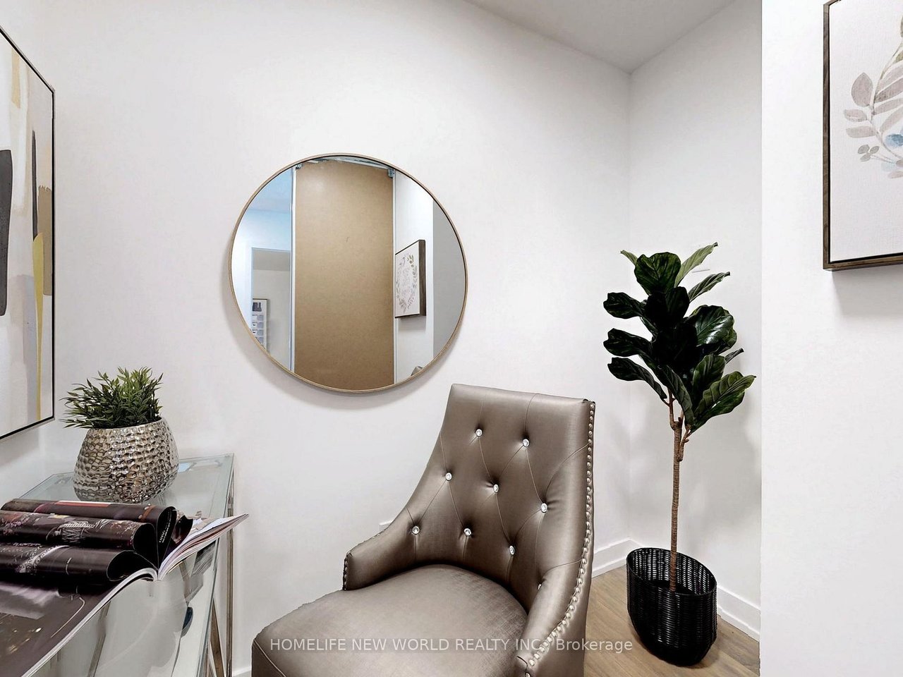 VIBRANT PENTHOUSE IN DOWNTOWN