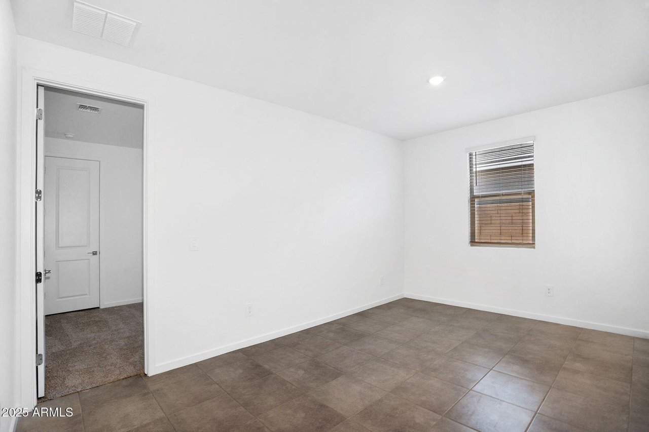 4811 W HUNTER Trail
