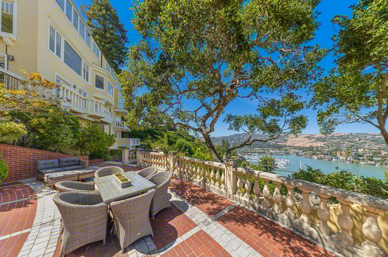 Iconic Belvedere View Estate
