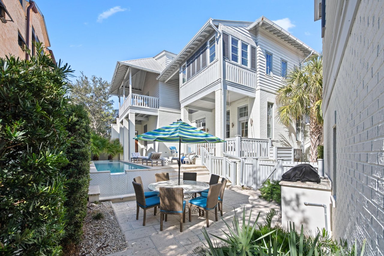 Why Luxury Buyers Are Flocking to Florida’s Emerald Coast in 2026