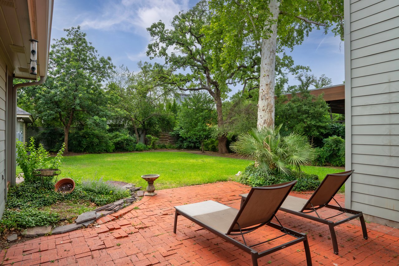1311 Kent Lane