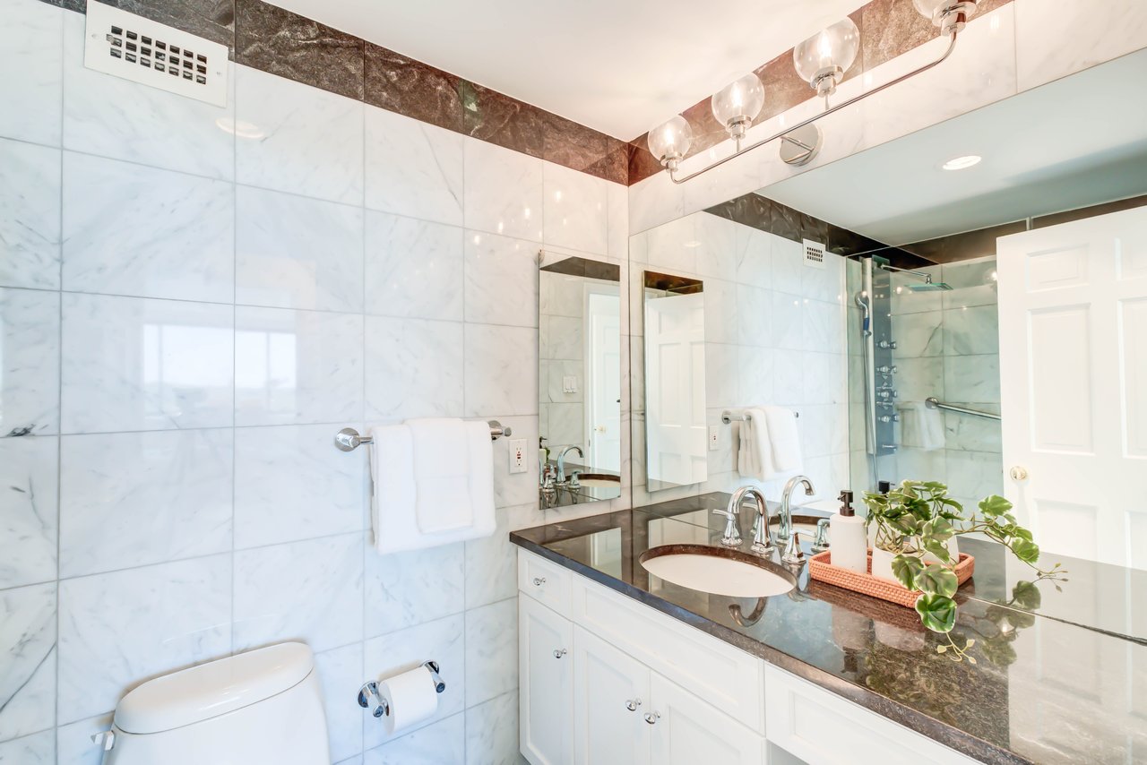 Watergate West Penthouse Seven