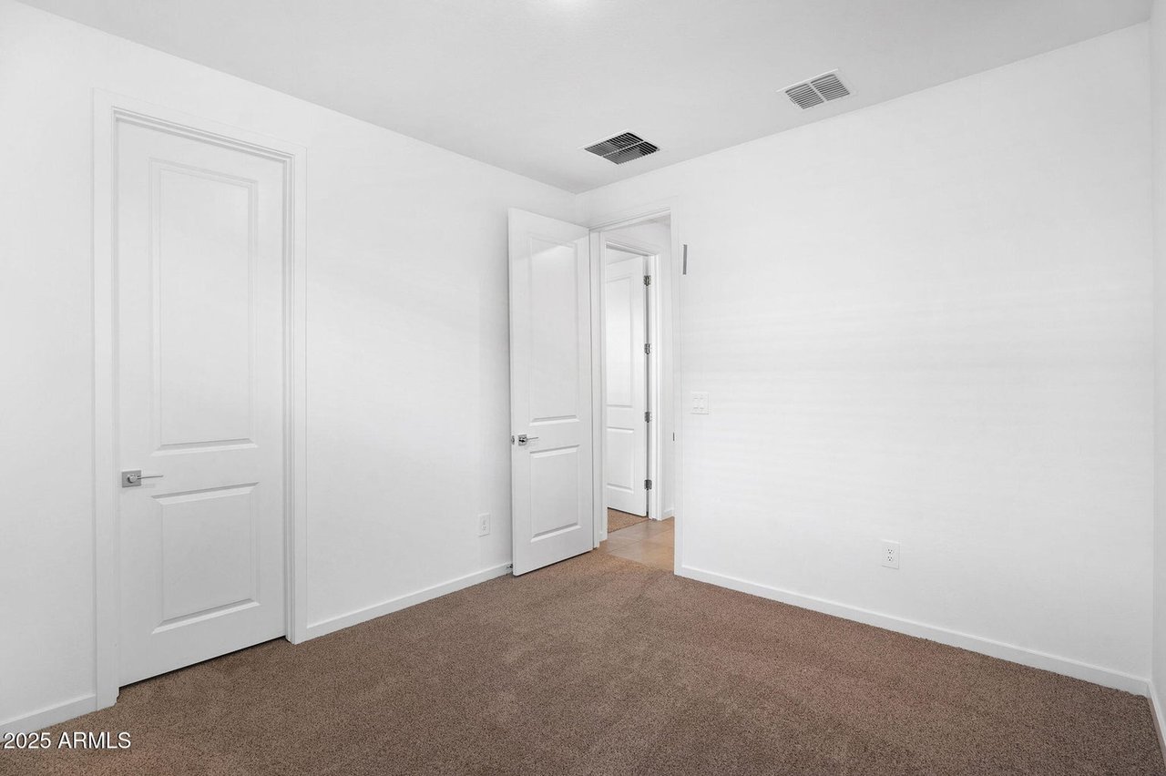 4811 W HUNTER Trail