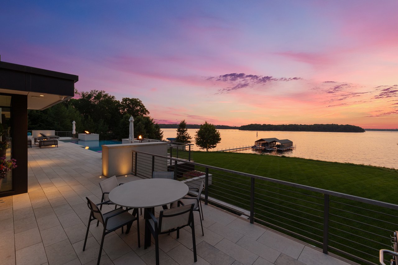 Luxury Boomtowns That Never Went Bust