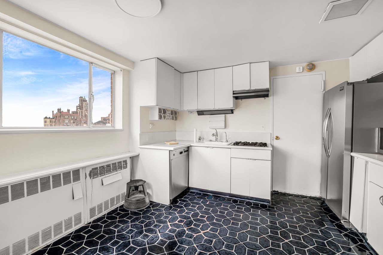 140 East 72nd Street