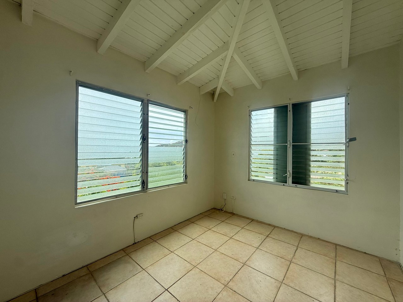 1141 Chapel Hill 3 Bedroom Apartment