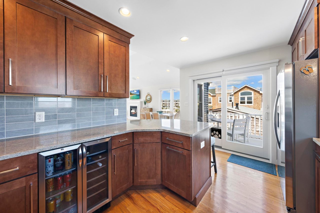 407 B Coral Street 