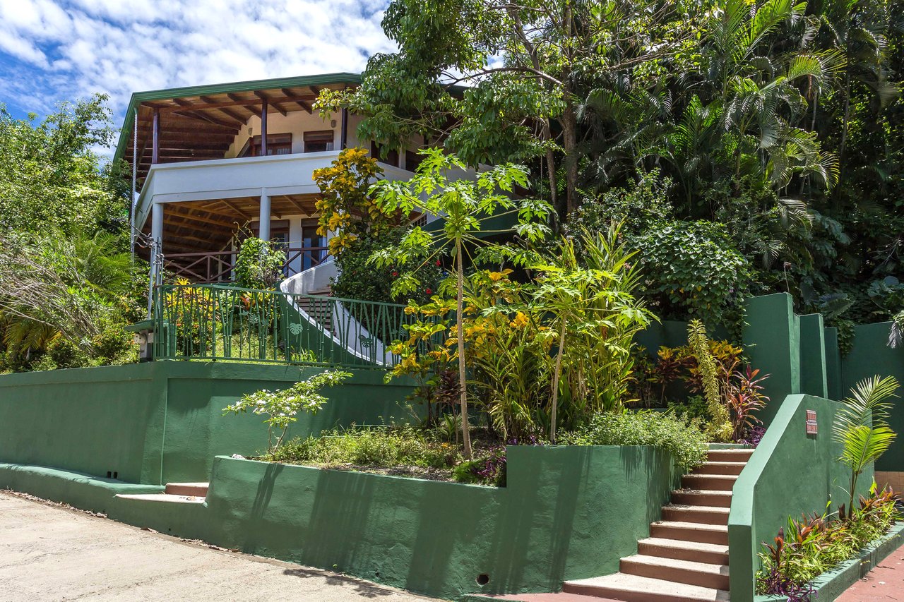 4 Bedroom Ocean View Home in Manuel Antonio, Villa Natura