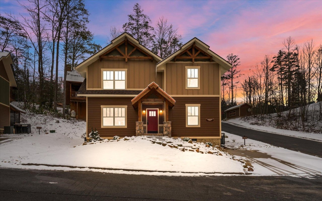 Wallace Luxury Spotlight | 1104 Anastasia Way Gatlinburg, TN 37738
