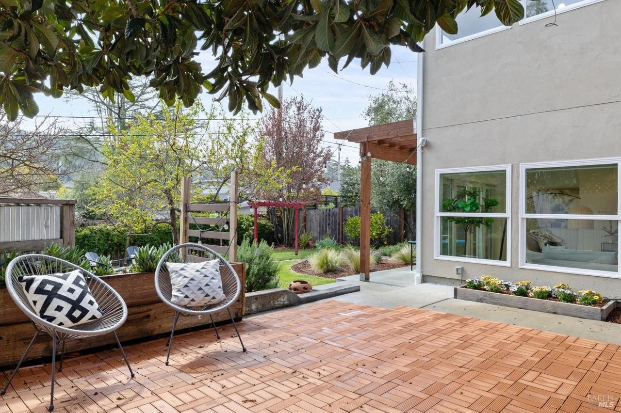 27 Rutherford Ave