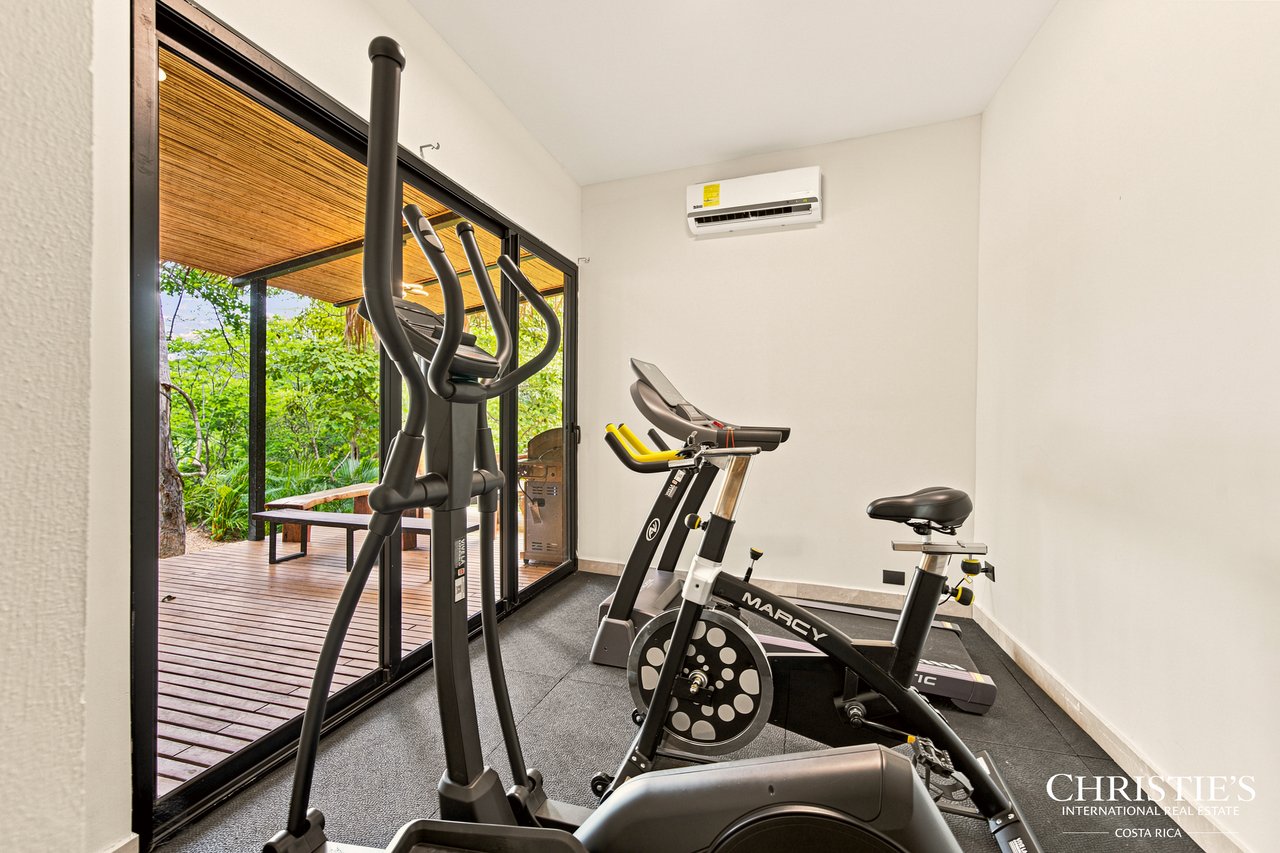LE CLOS - An Exclusive Three-Residence Estate 