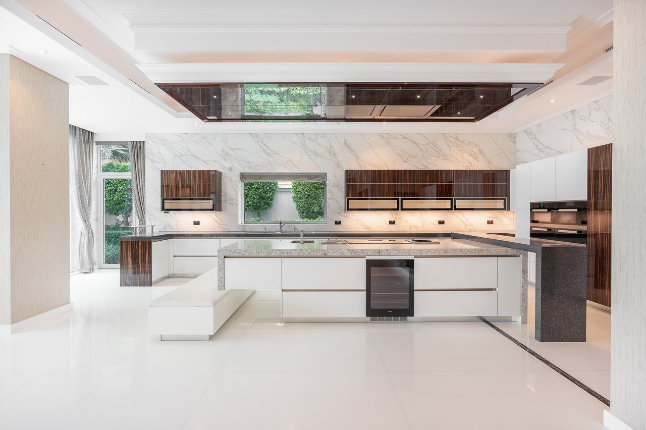 Emirates Hills Villa 