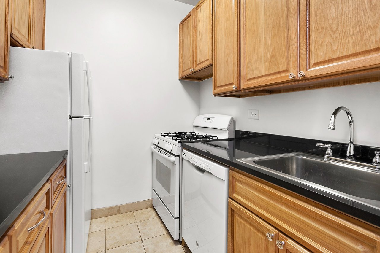 215 W 84th St #320