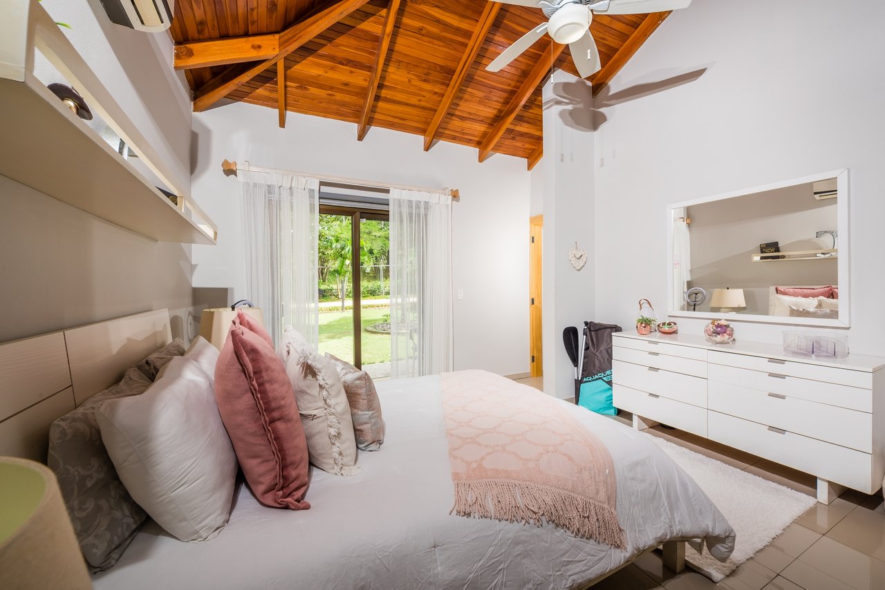 Casa Cielo | Luxurious Multifunctional Estate with Main House, Apartments, and Pool in Guanacaste!