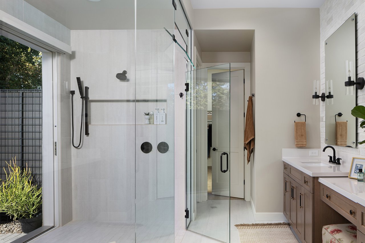 3405 E BLOOMFIELD Parkway