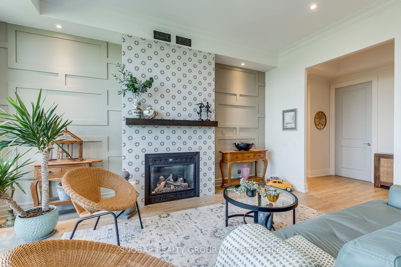 PAISLEY MODEL PENTHOUSE