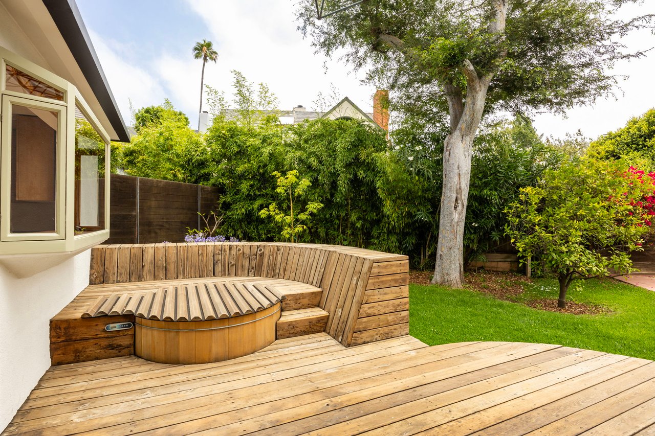 202 S Saltair Ave, Brentwood