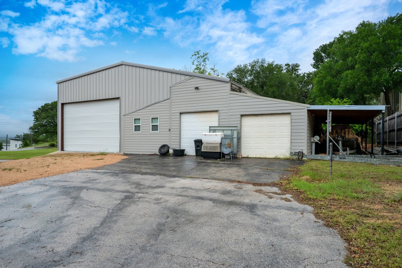 401 Crestview Drive and 309 Cliff Circle