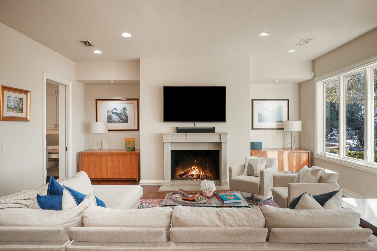 3800 Hunterwood Point