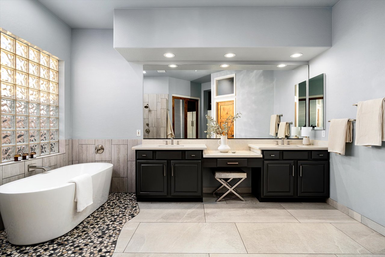 11115 E WINCHCOMB Drive, Scottsdale