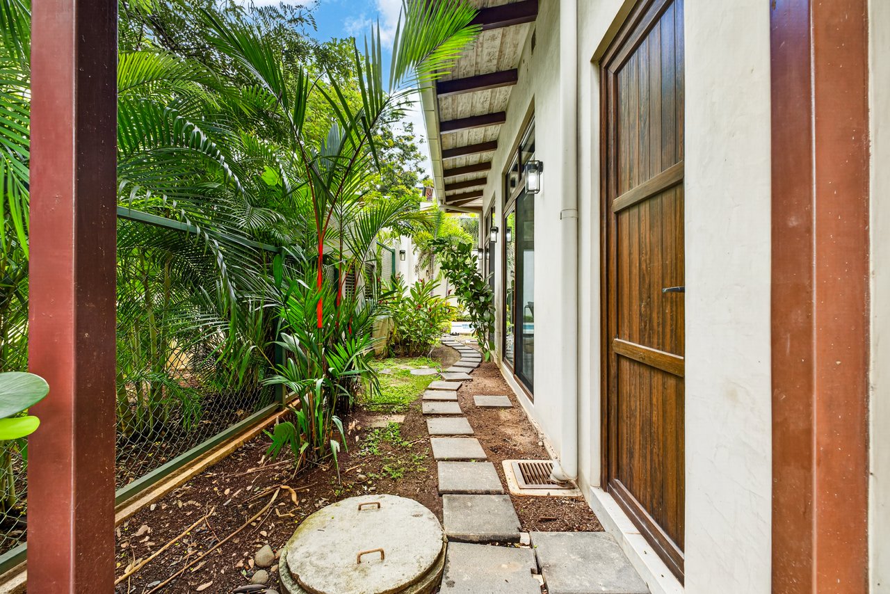 Casa Arcana | Luxury 3BR Condo with Private Pool in Tamarindo Parks | Walk to Beach