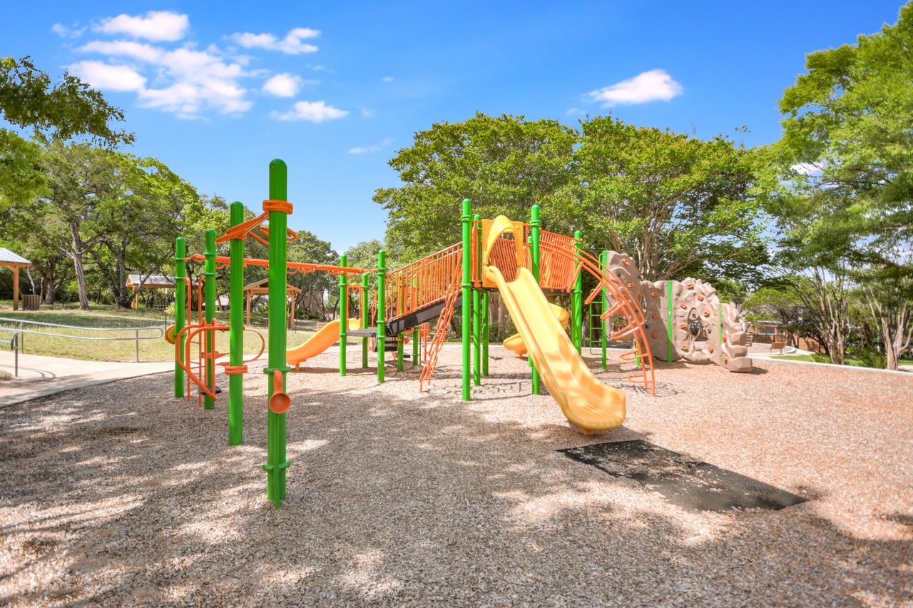 Golf Course Grandeur - 9112 Balcones Club Drive