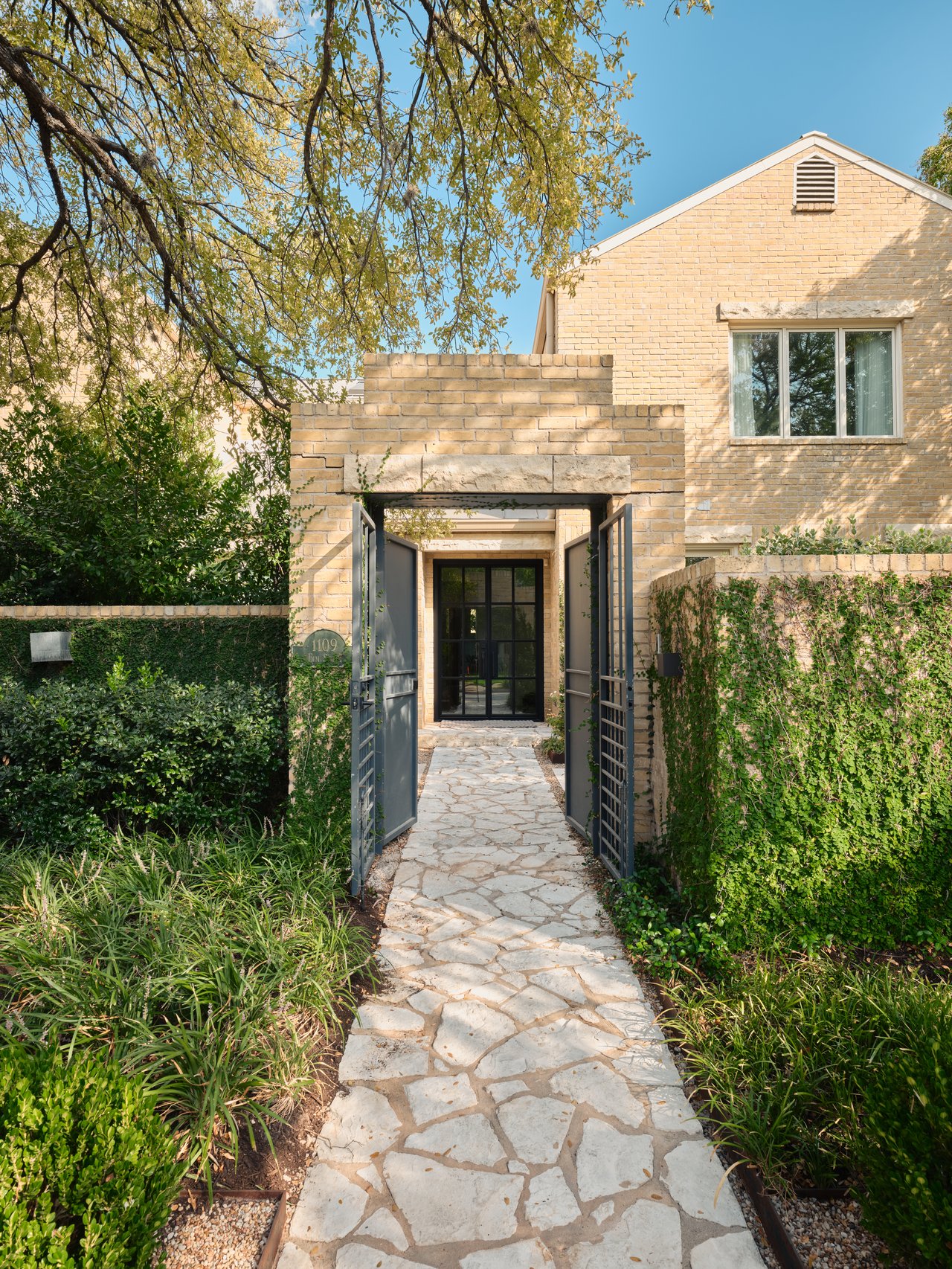 1109 Elm Street Unit D