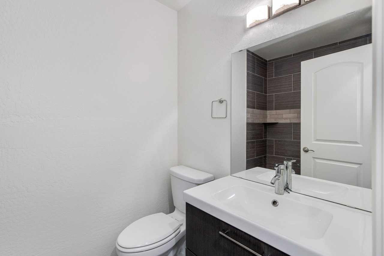 821 E Cavalier Dr.