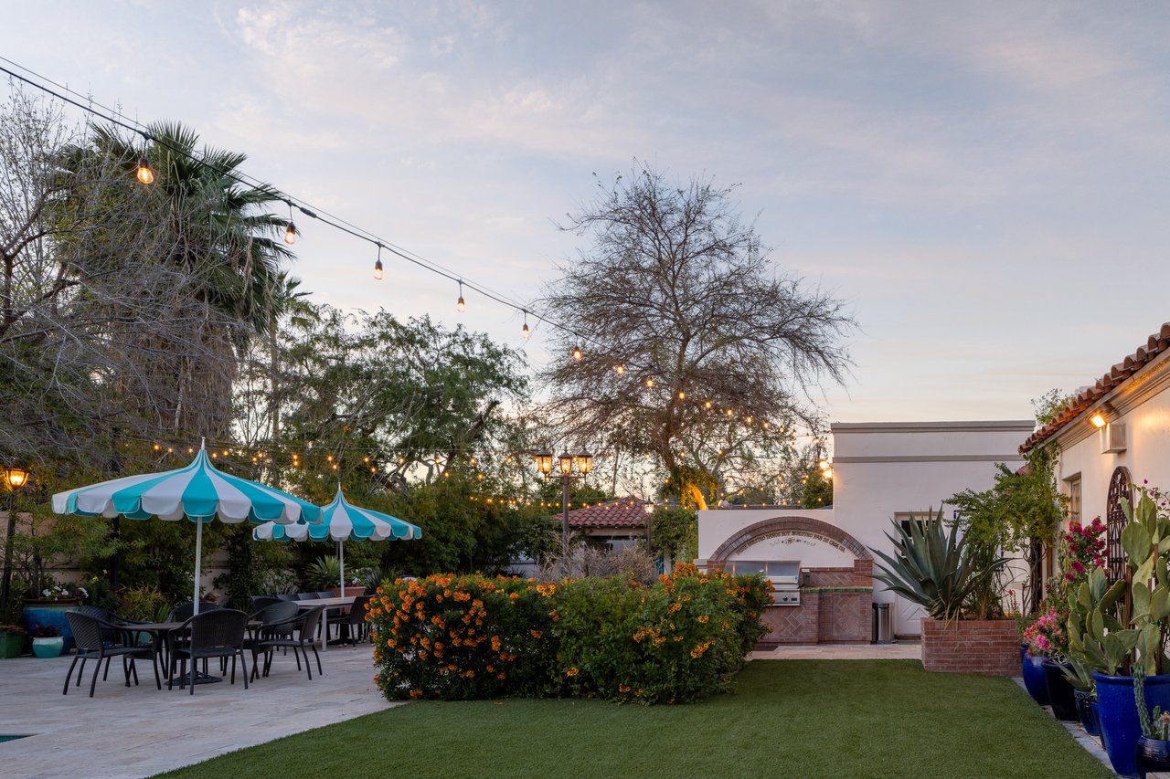 3042 N MANOR Drive E