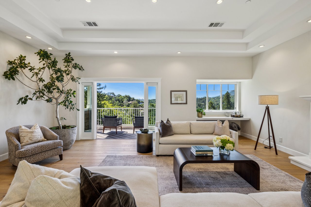 6 Live Oak Way