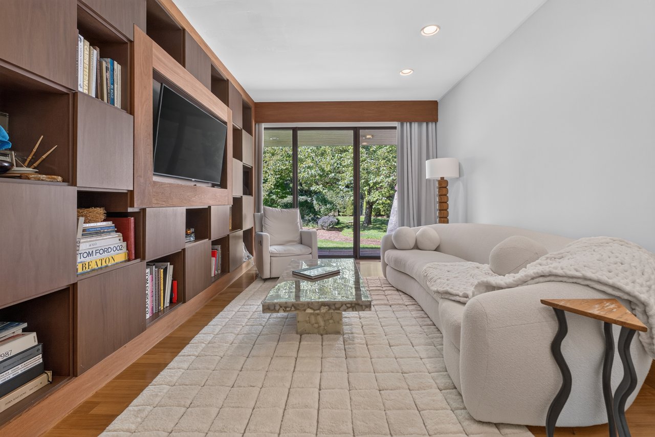 15 Horseshoe Road (Long Island)