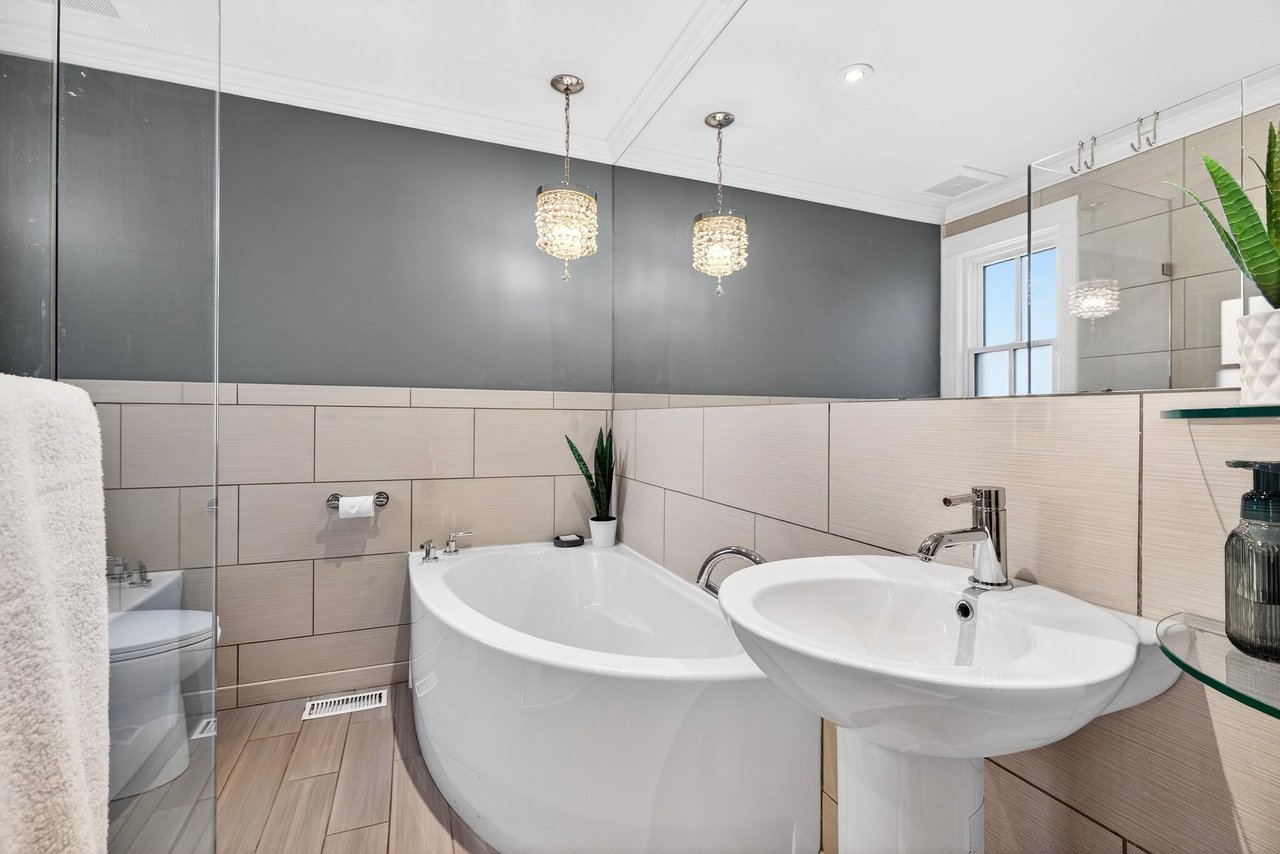 Sprawling Tyandaga Bungalow