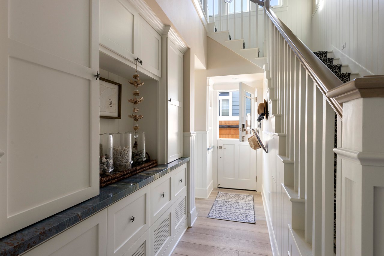 1880 N El Camino Real 23