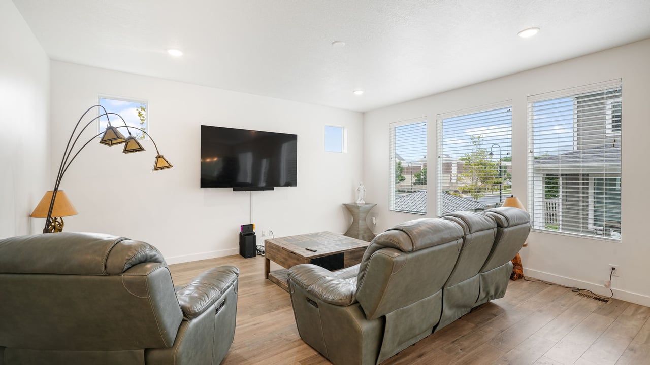 4696 W Camellia N