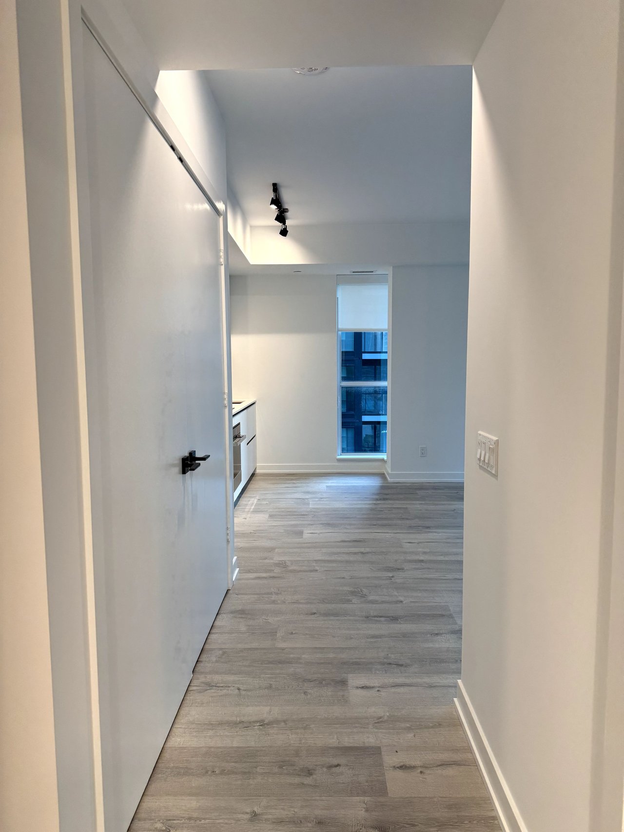 327 King Street W, Toronto C01 Unit: 2006