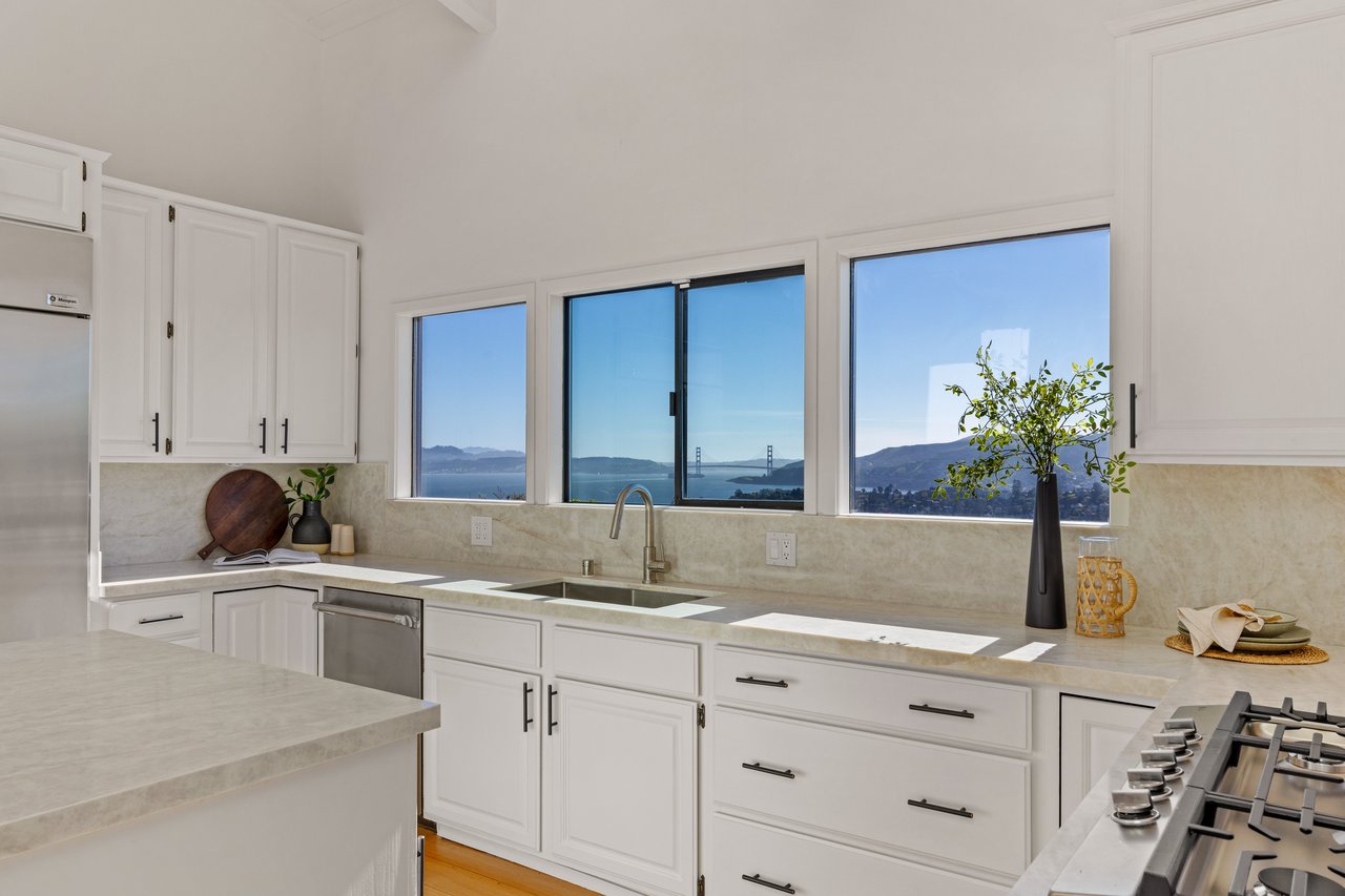 Sweeping Views of San Francisco and the Golden Gate Bridge