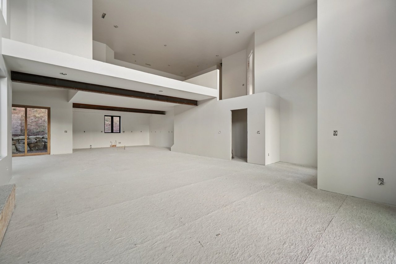 10646 N Reflection Ridge