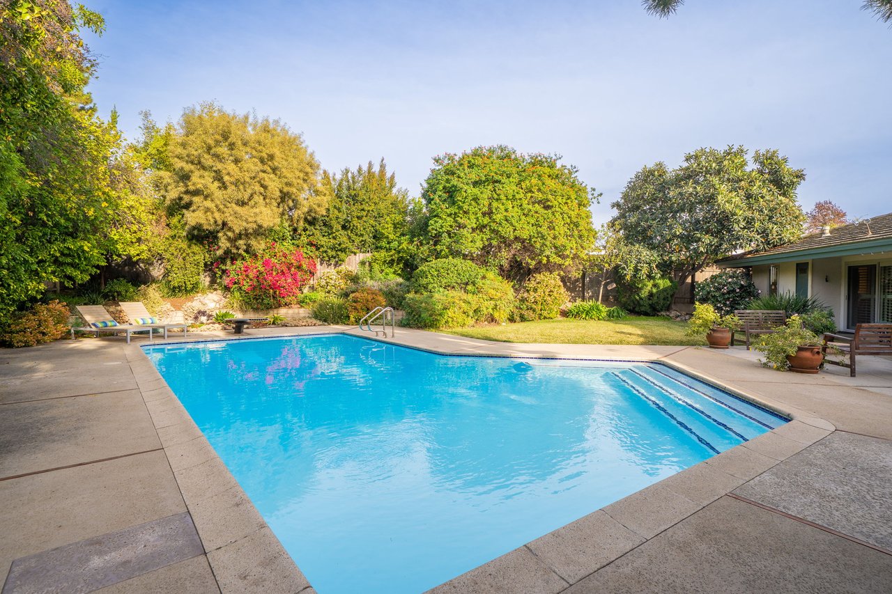 257 W Sonora Place