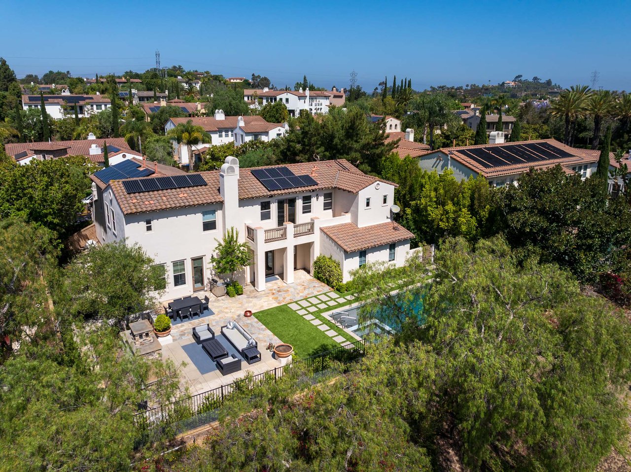MODERN LIVING IN MIRASOL