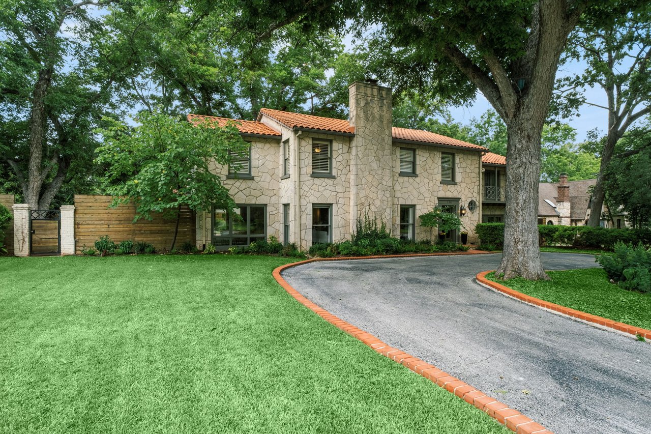 Luxury Property in Olmos Park