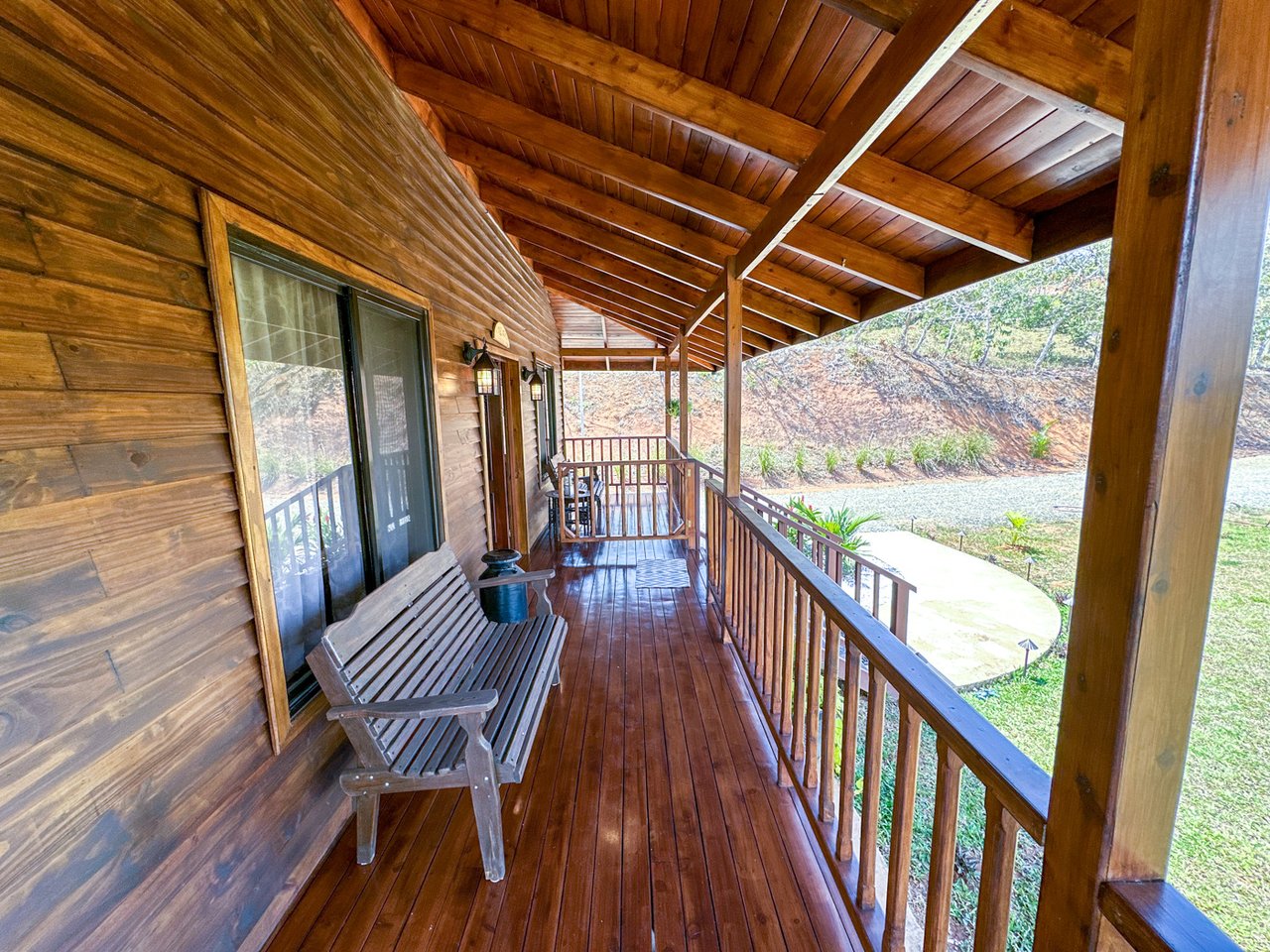 Serene Splendor - Discover Your Dream Home in Pacuar Perez Zeledon