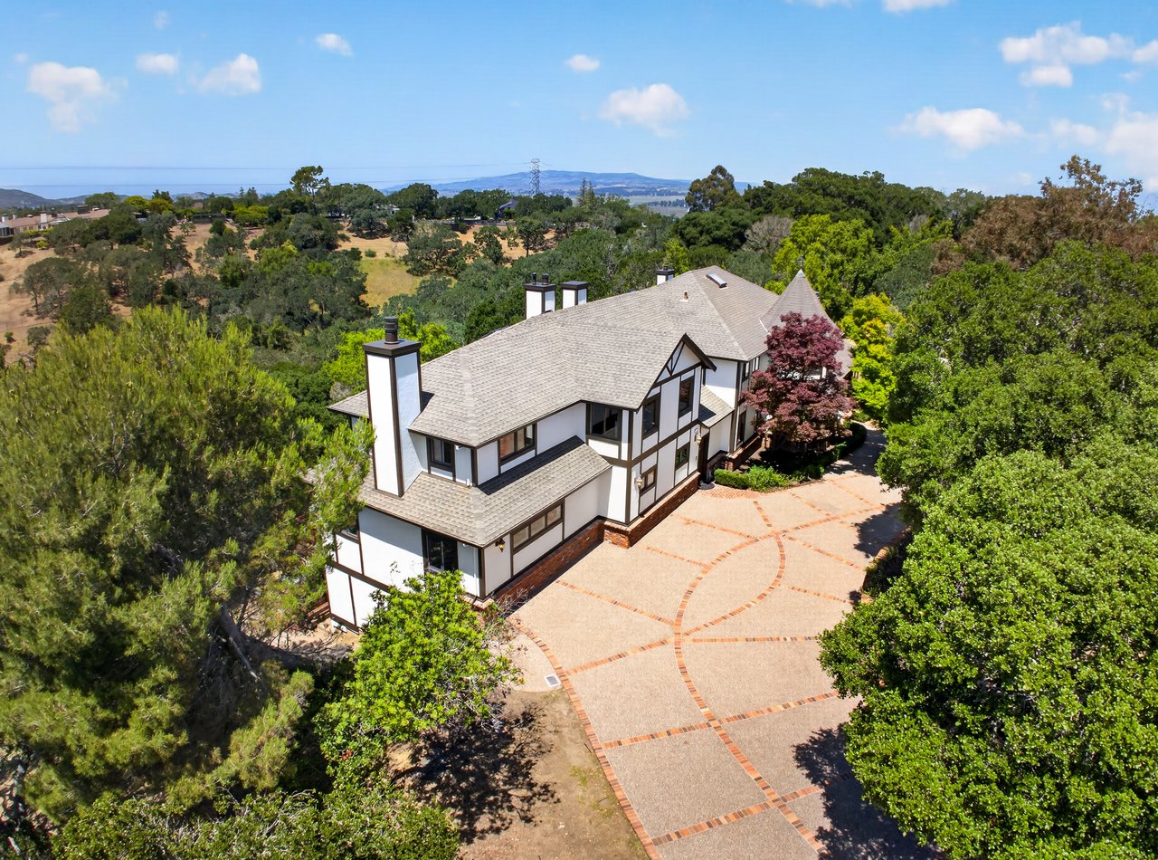 Expansive & Private Novato Estate