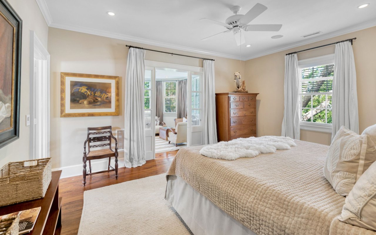 For Sale – Homes With Five Bedrooms
