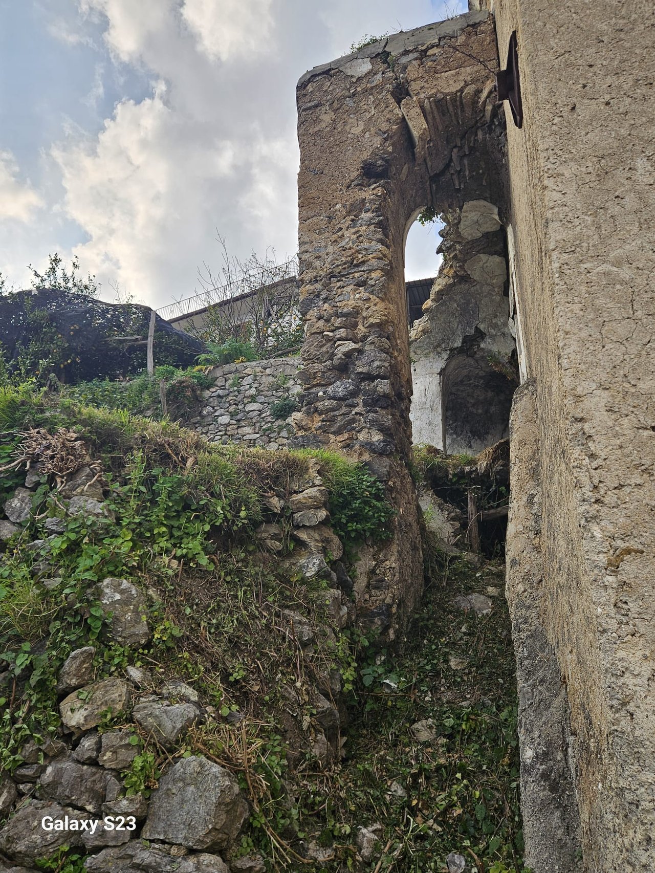 Historic Building With Garden to Be Restored in Castiglione Di Ravello