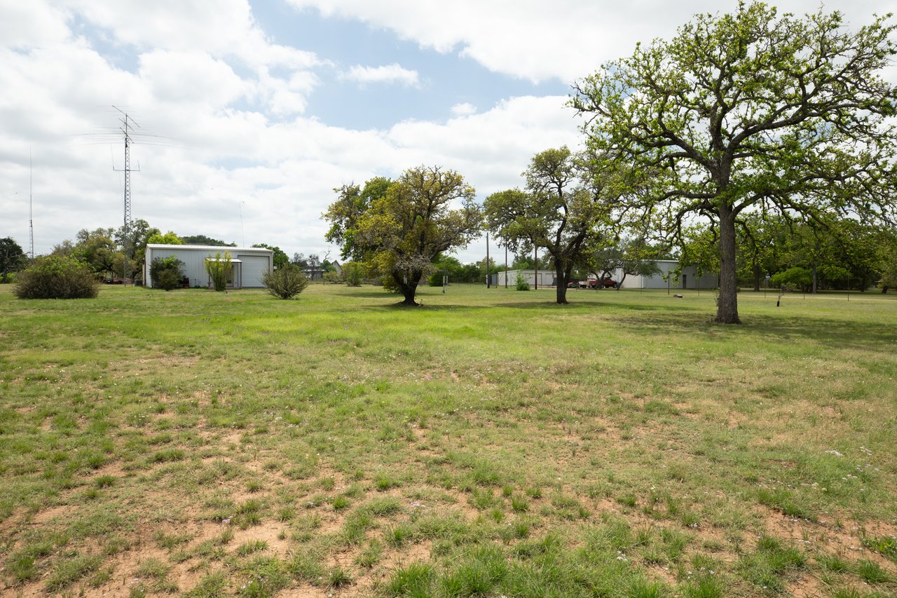 156 Northview Ln, Fredericksburg, TX