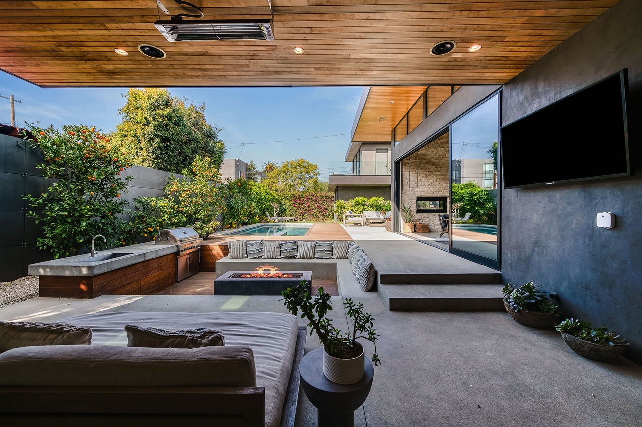1385 Palms