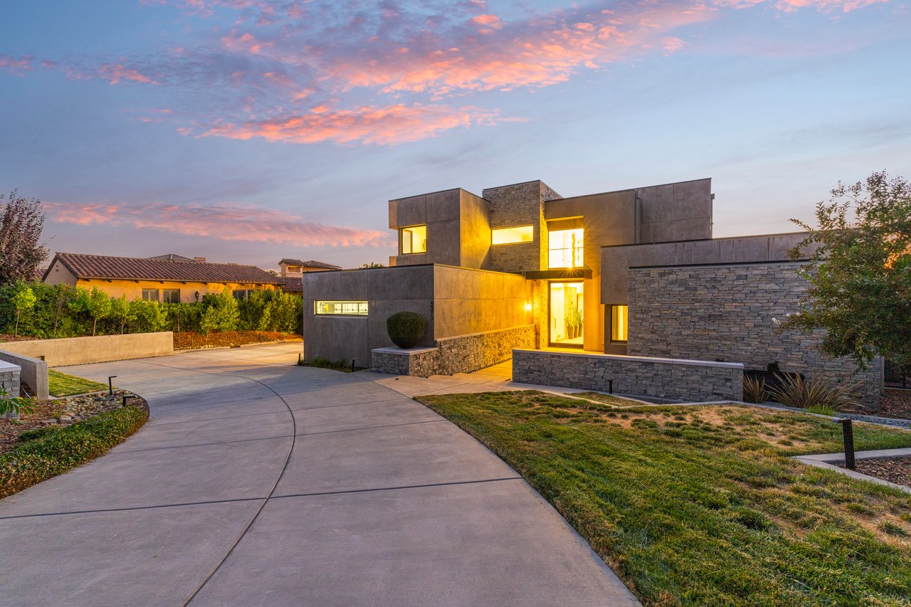4573 Greenview Drive