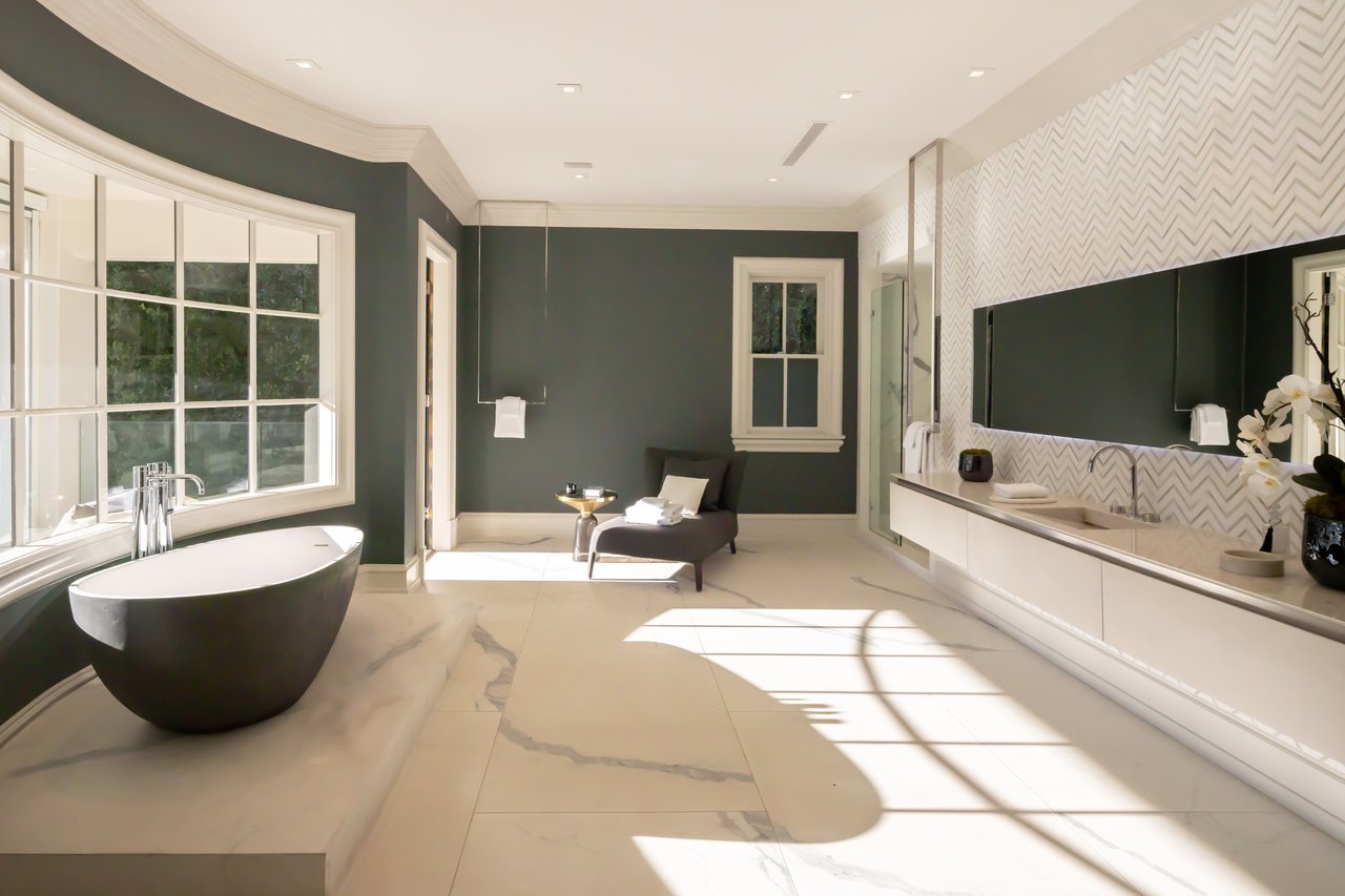 917 N Crescent Dr, Beverly Hills