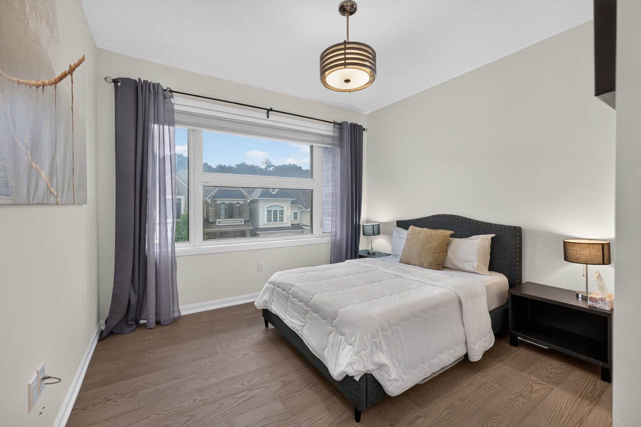 3364 Vernon Powell Drive, Oakville