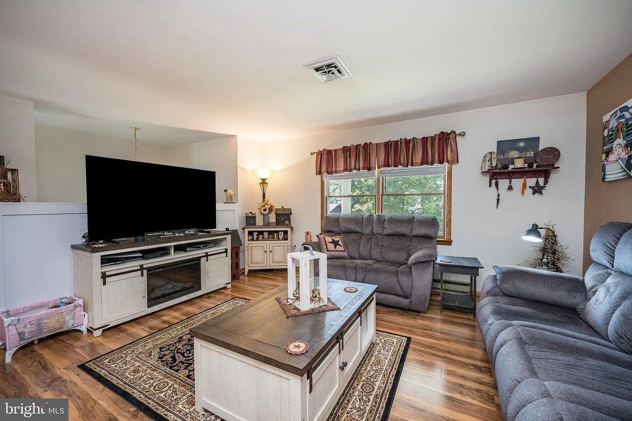 15105 Laurel Ridge Rd SW